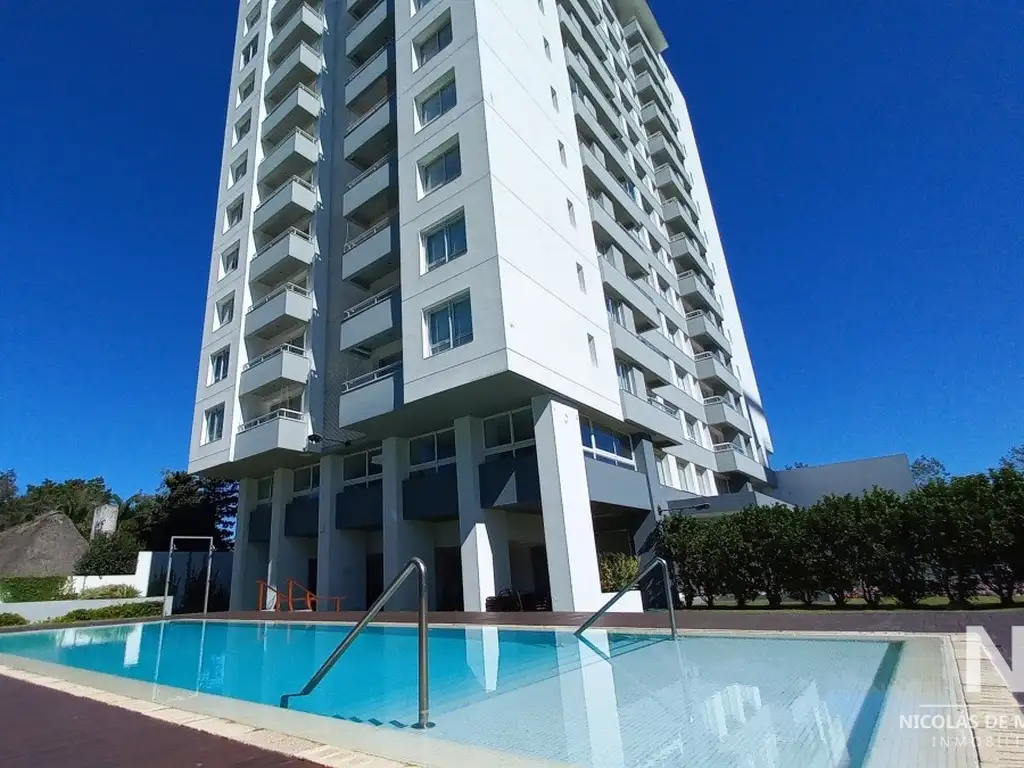 Apartamento en venta de un dormitorio sobre Roosevelt - Punta del Este