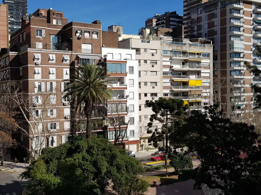 VISTA A BARRANCAS, semipiso frente balcon LIV Y COM "L" DEP. SERV. 2 baños completos RECICLADO