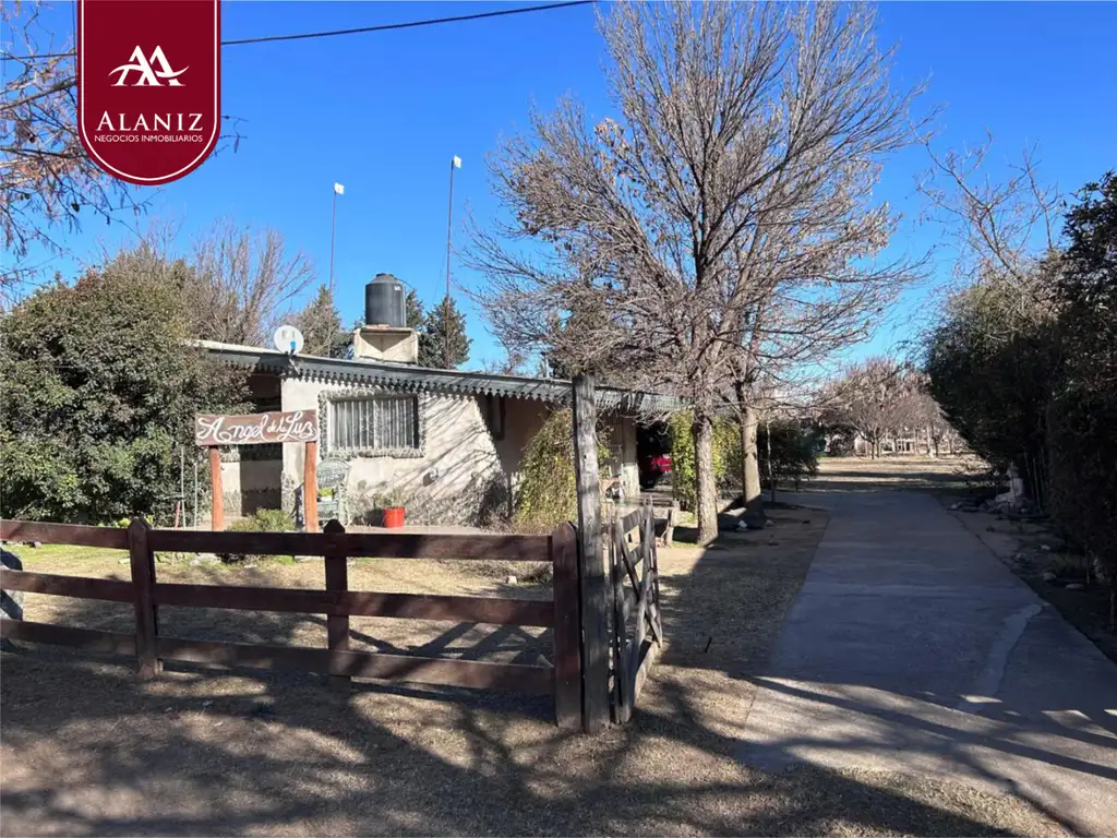 Casa en Venta, con lote amplio sobre asfalto en entrada a Santa Rosa del Conlara, San Luis.