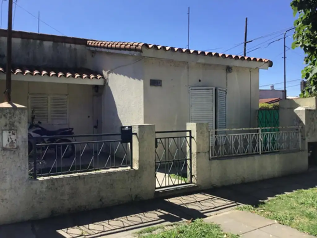 Casa Americana A 400 M Au Oeste- 3amb - Villa Tesei