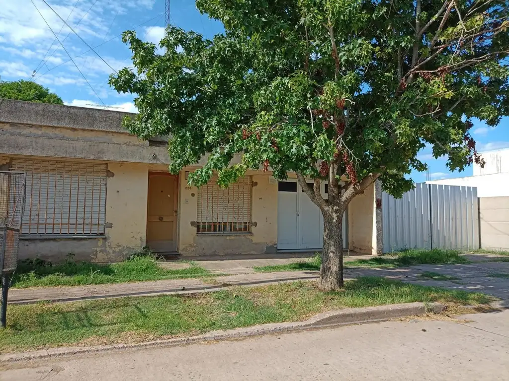 VENTA CASA DOS DORMITORIOS, TERRENO