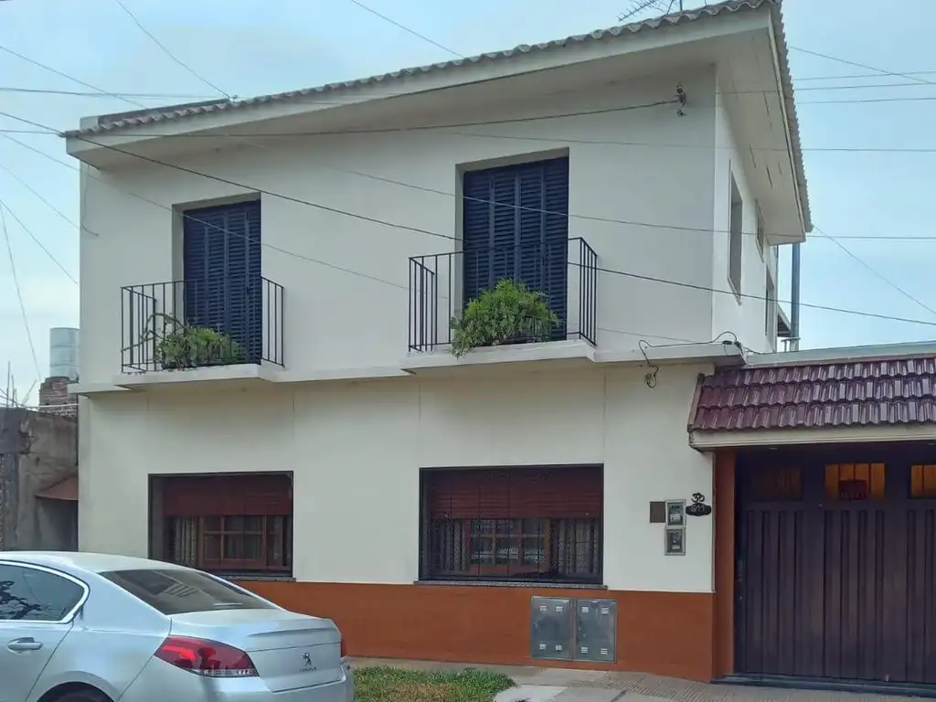 Departamento ph tres ambientes en planta baja en Bernal a la Venta