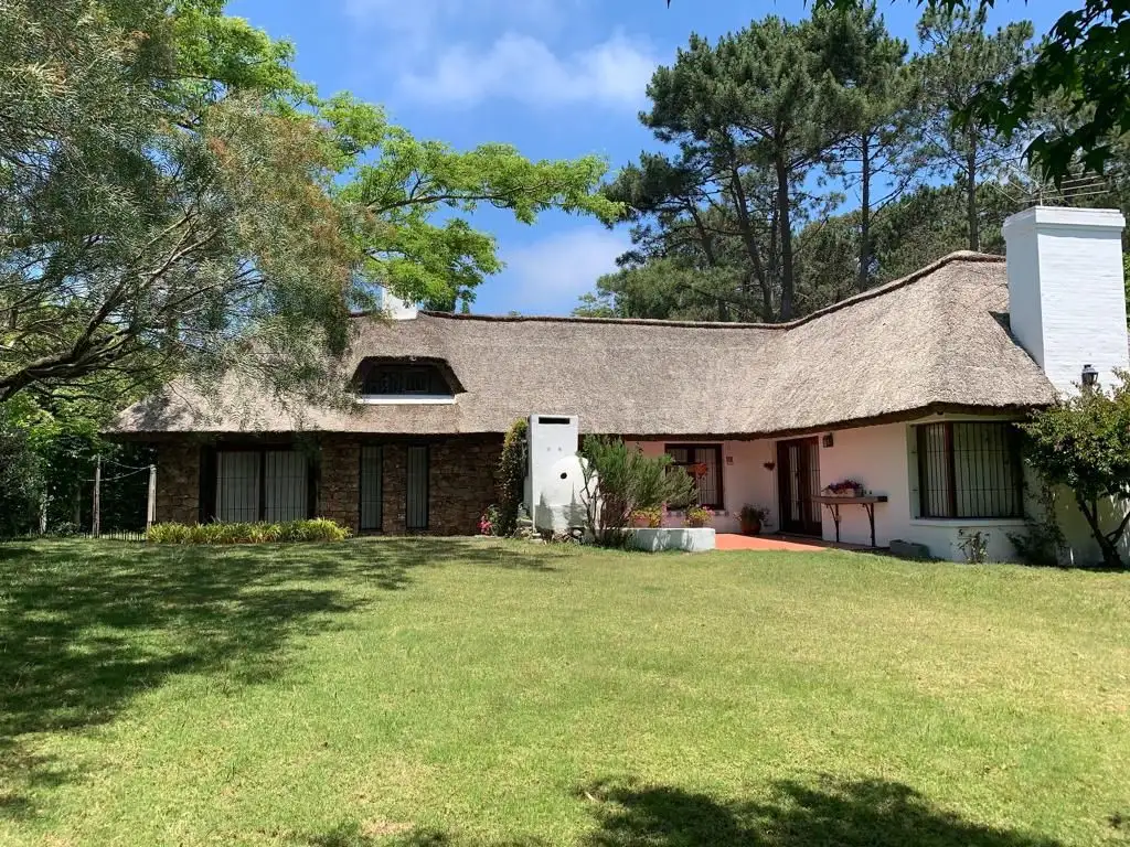 Casa - Venta - Uruguay, PLAYA MANSA PUNTA DEL ESTE