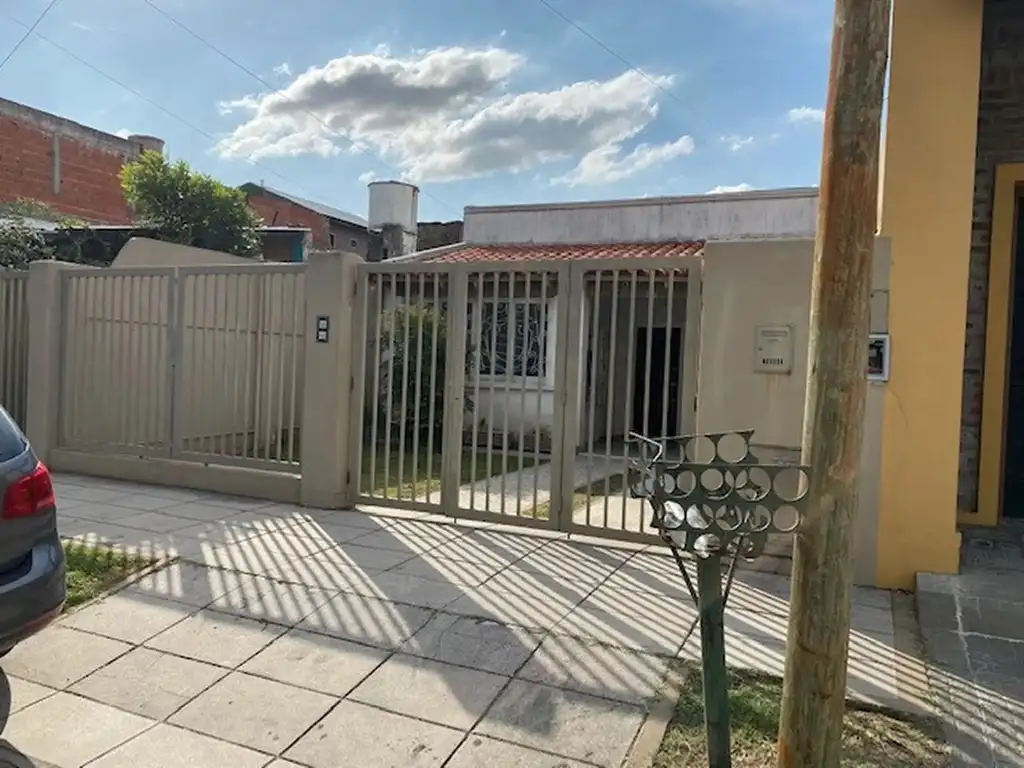 EN VENTA ..CASA..OPORTUNIDAD..NUEVO PRECIO...ZONA INDUSTRIAL