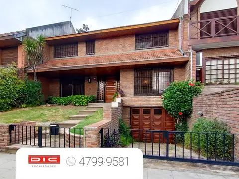 Chalet 4 dormitorios Venta - Olivos-Maipu/Uzal - Foto 0