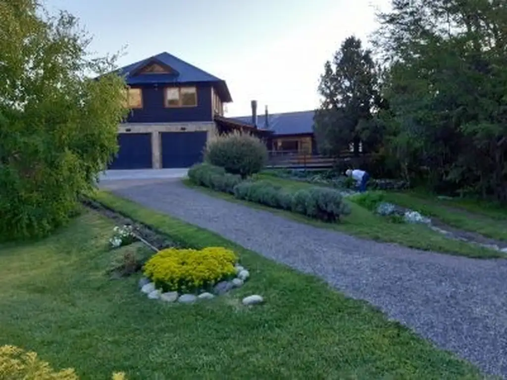 Casa Venta 4 ambientes 10 años, 2 cocheras, 250m2, Lago Lolog 0, San