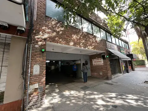 CÓMODA COCHERA EN BELGRANO