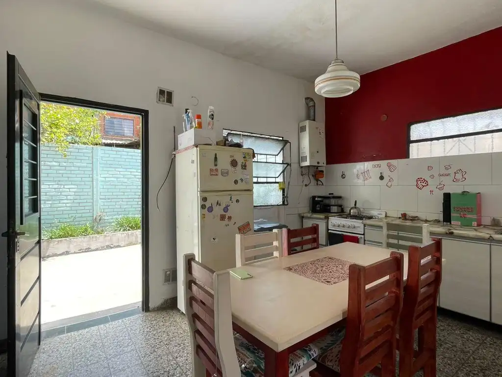 Venta PH tipo Casa - 3 ambientes con Patio y Jardin - Al frente - Sin expensas - Lanús - Zona Sur