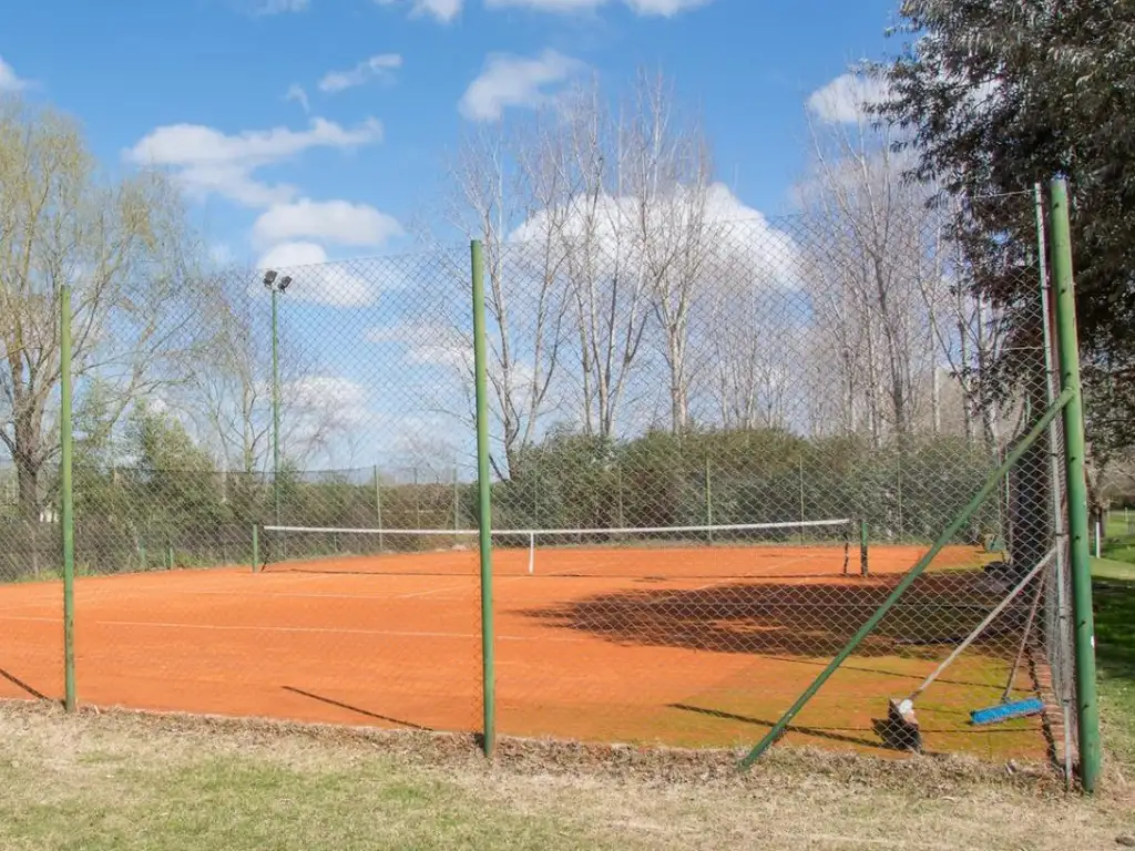 Actividades deportivas futbol, tenis en La Montura