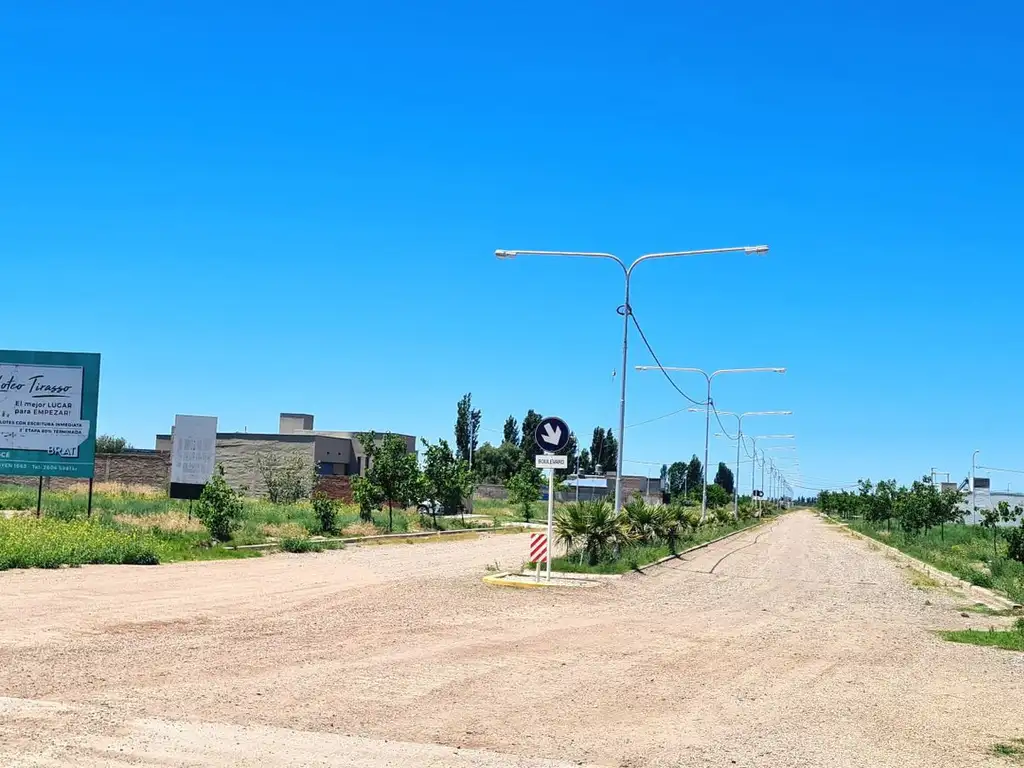 Venta terreno sobre calle Tirasso, San Rafael