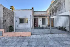 Casa en venta de 3 ambientes en Berazategui. APTA A CREDITO HIPOTECARIO