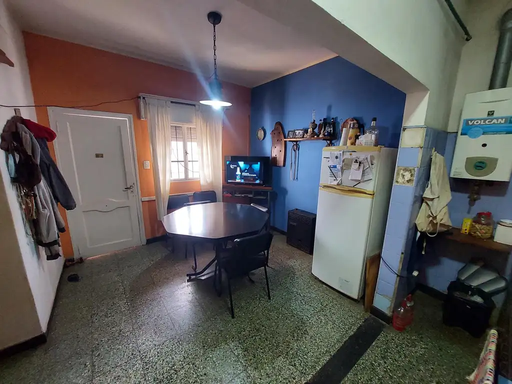 casa de pasillo de dos dormitorios en venta barrio la Ceramica con patio y terraza