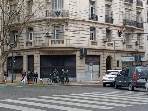 Barrio Norte Av Pueyrredón y Charcas Esquina La Mejor!