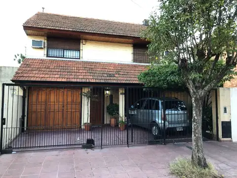 VENTA DE CHALET EN EXCELENTE ESTADO Y ORIENTACIÓN 