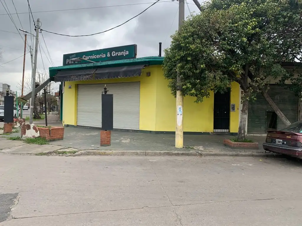 EN VENTA EN EL PALOMAR GRAN PROPIEDAD COMPUESTA POR 5 LOCALES QUE ESTAN SIN SUBDIVIDIR - FICHA 8783