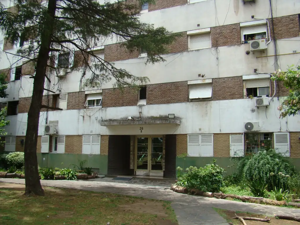 TRES AMBIENTES BARRIO ALVEAR - EDIFICIO 26 B - AV. DIRECTORIO Y OLIVERA - FTE AL PARQUE AVELLANEDA