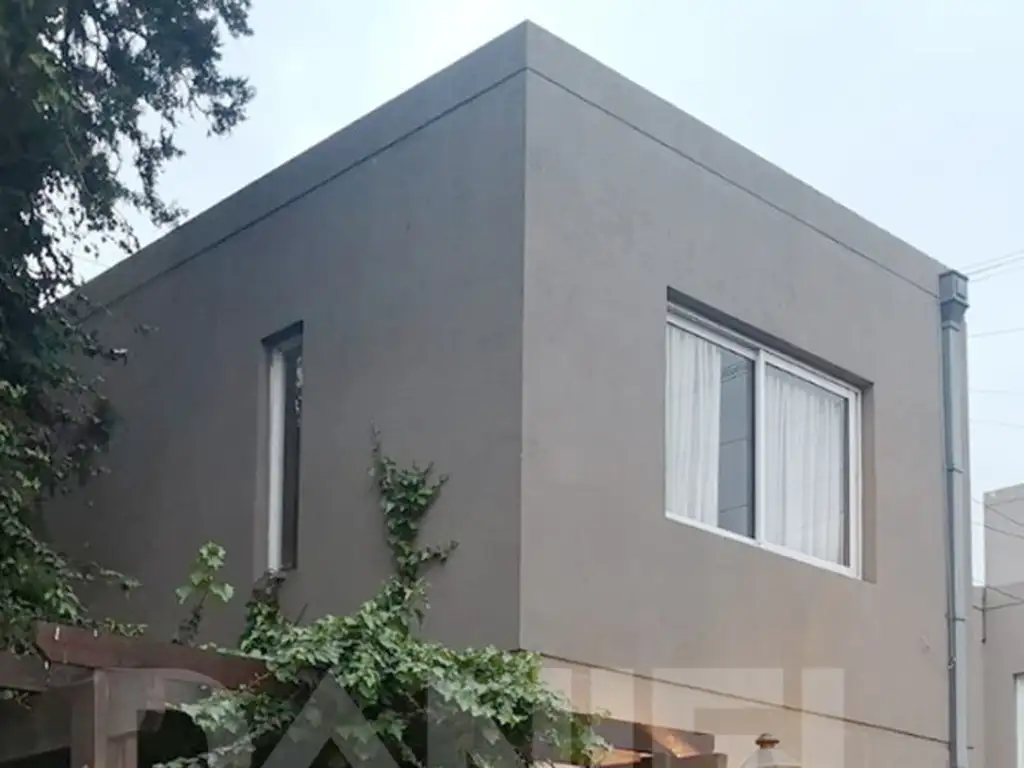 MODERNO DUPLEX EN COMDOMINIO CERRADO