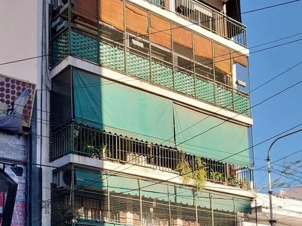 Venta semipiso de categoría en Avellaneda centro