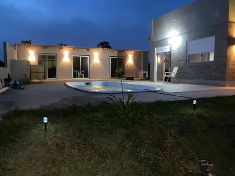 CASA 2 DORM. C/ PISCINA EN VENTA, PUNTA DEL DIABLO