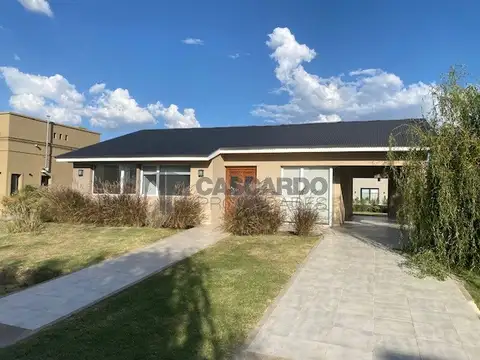 Casa en Venta - 3 dormitorios - USD 179.500