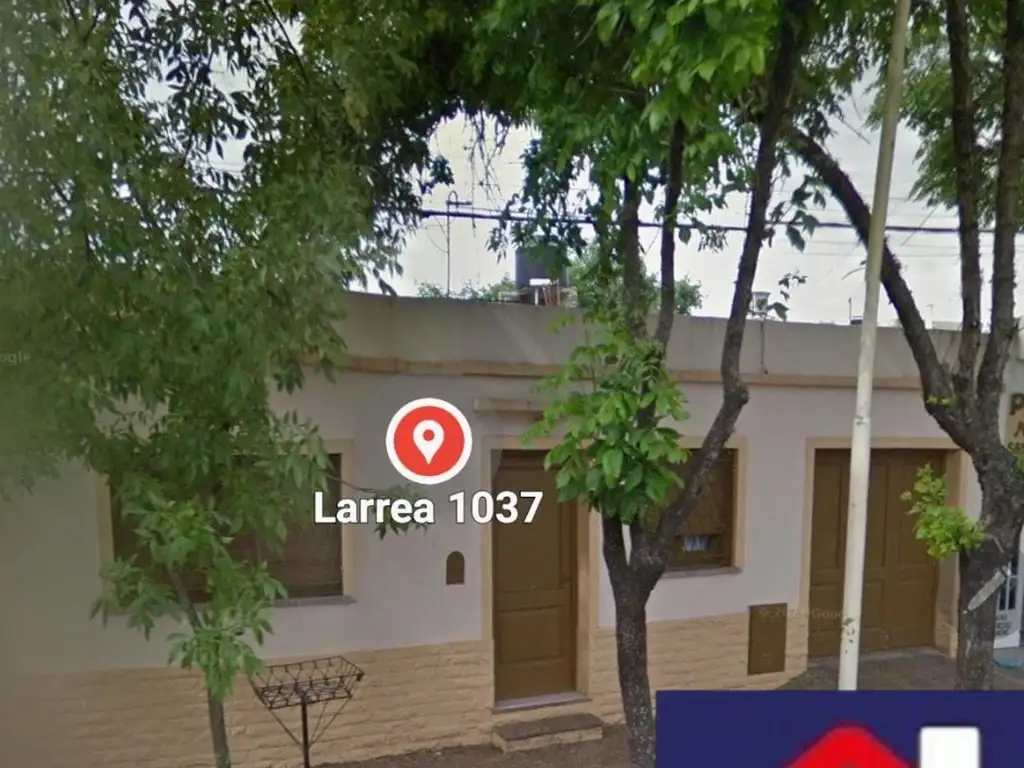 Casa en Venta Céntrica - Larrea 1037 (2 Dormitorios, Cochera y Patio)