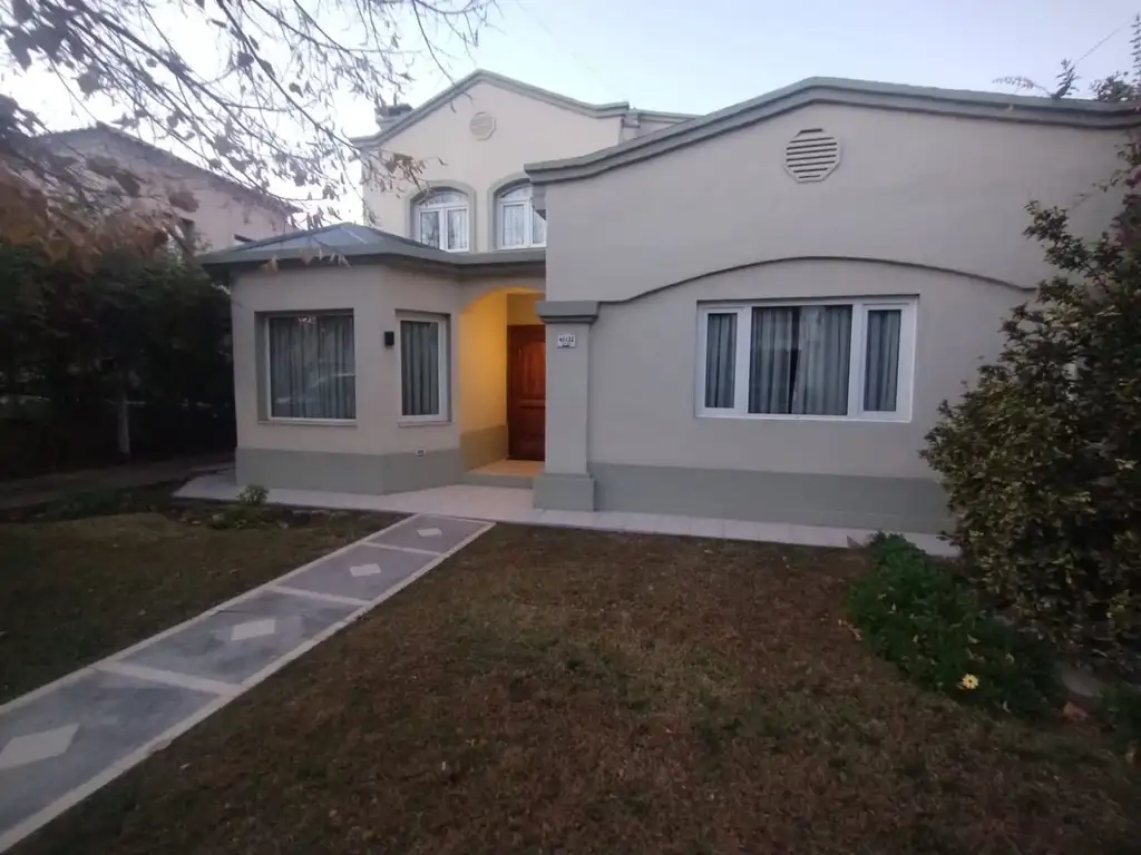 VENDO CASA EN BARRIO CLUB DE CAMPO-GUAYMALLEN-MENDOZA