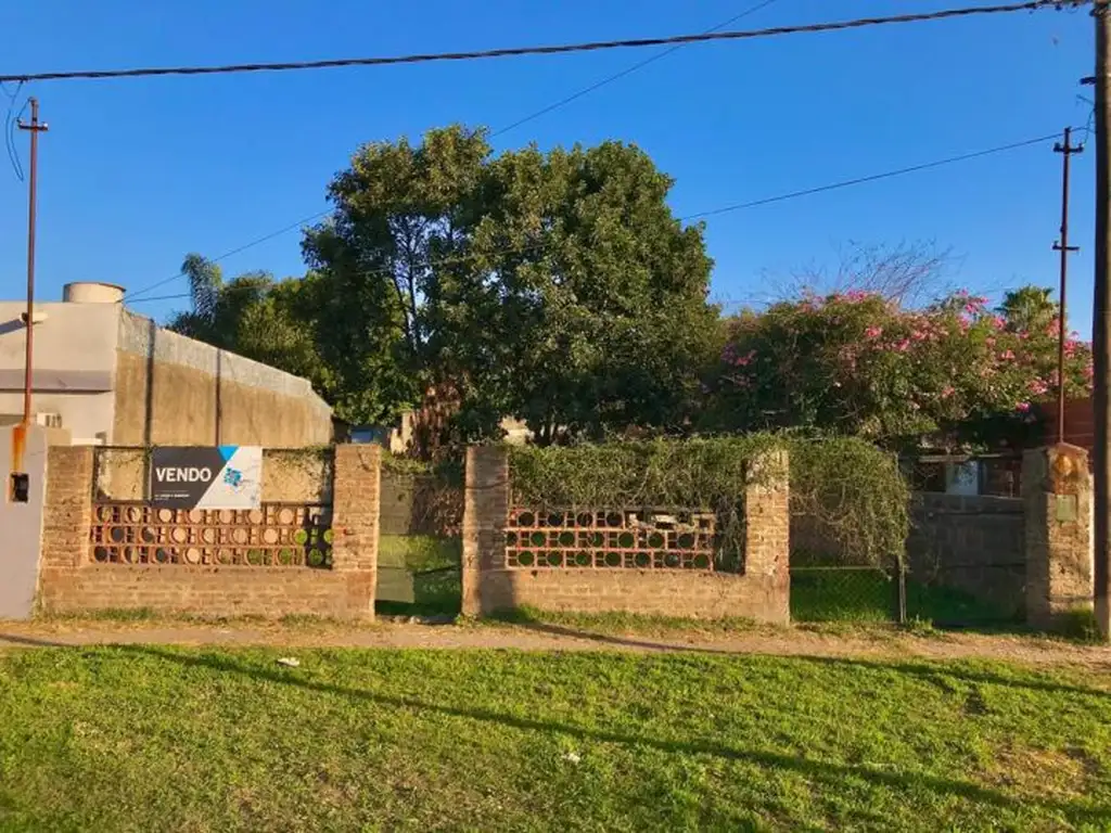 Terreno con casa a reciclar, San Lorenzo.