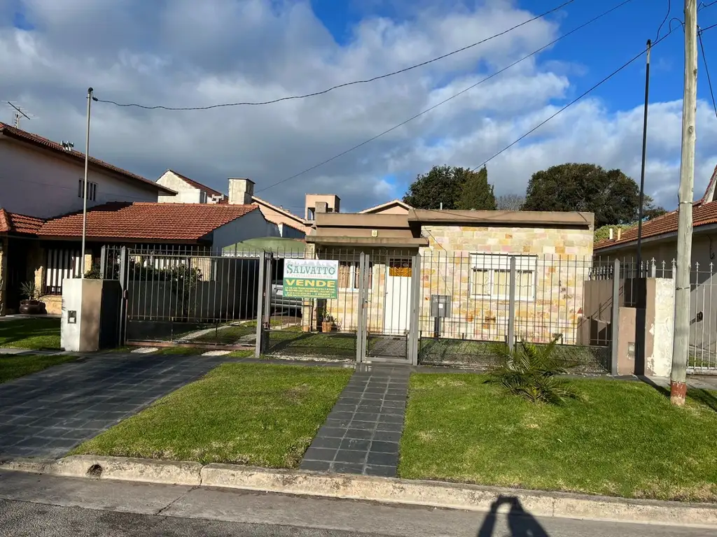 CHALET DE 4 AMBIENTES EN LOTE PROPIO BARRIO COLINAS DE PERALTA RAMOS