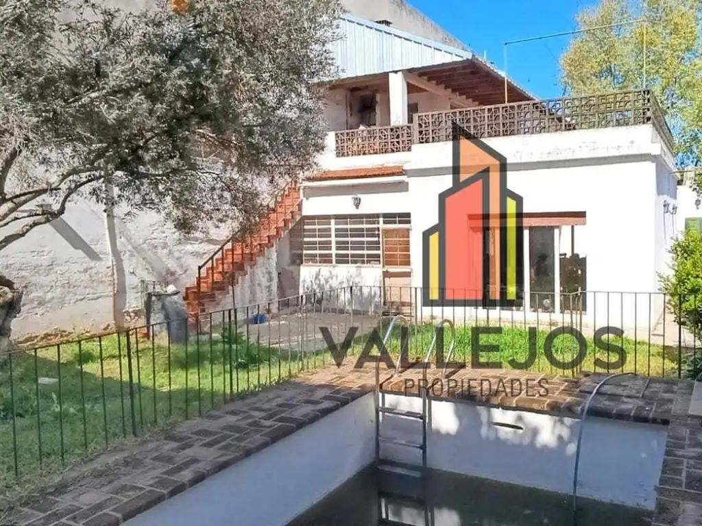 Casa lote propio de 10 x 33, vivienda multifamiliar cochera