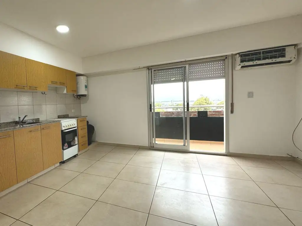 Monoambiente en venta con balcón, ideal para inversores en Bella Vista.