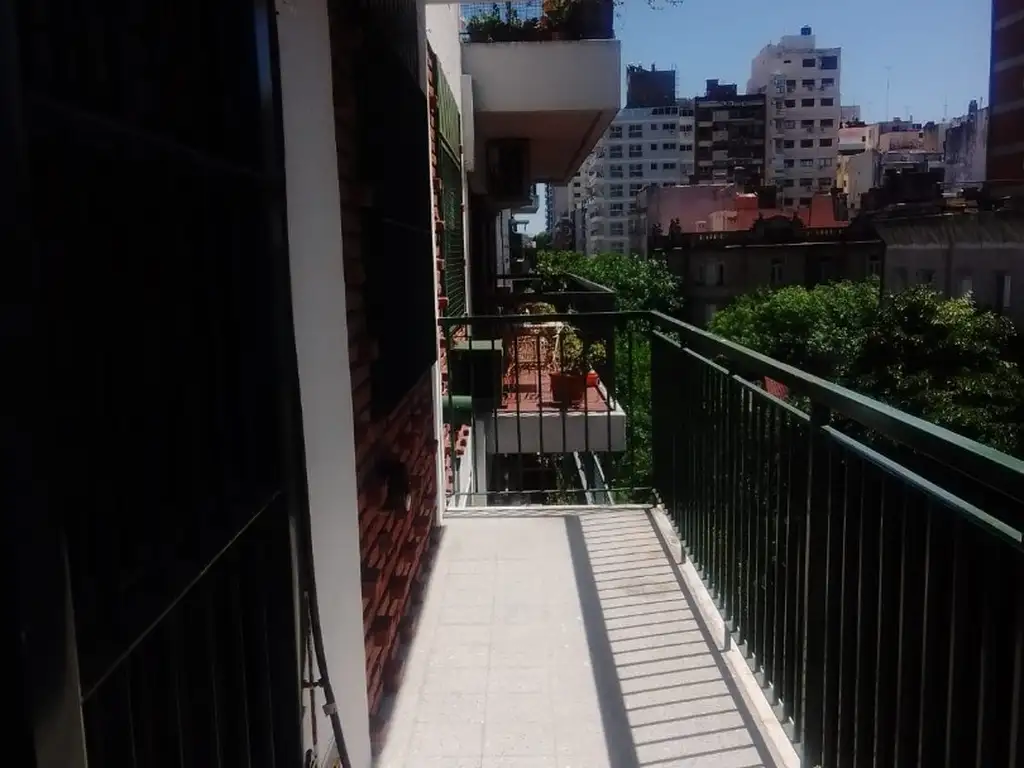 3 ambientes balcon corrido al frente cochera y baulera