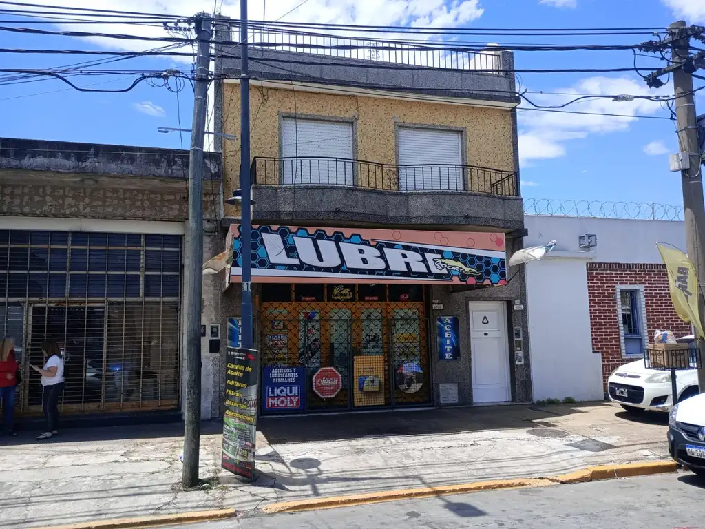 CASA EN PLANTA ALTA AL FRENTE CON TERRAZA