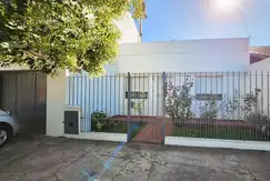 casa en venta con departamento en 116 y 80