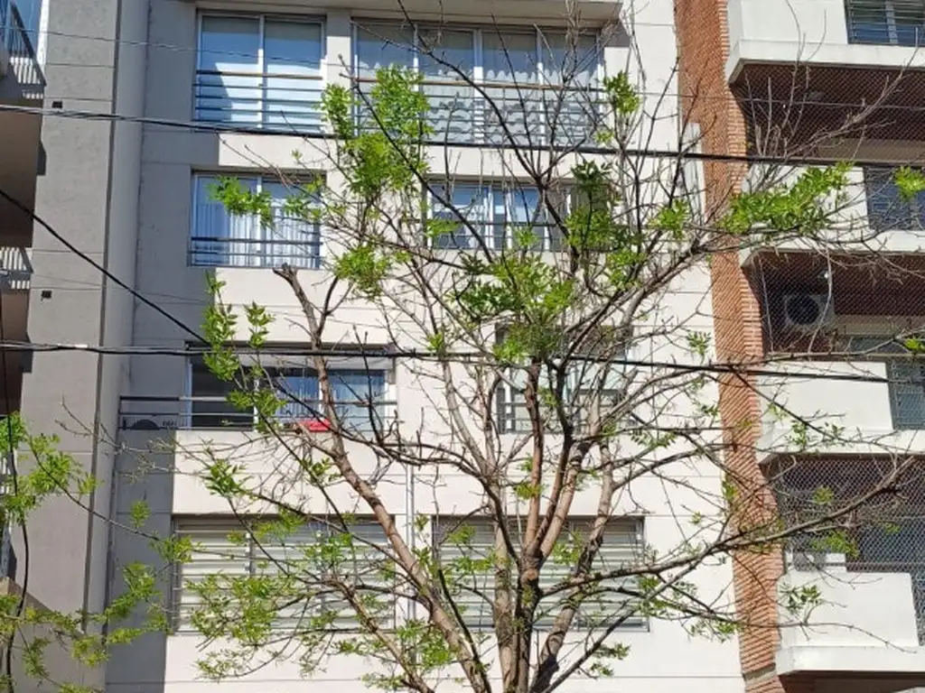 DEPARTAMENTO DE 2 AMBIENTES EN VENTA EN CASTELAR NORTE, APTO CREDITO BANCO (3239)