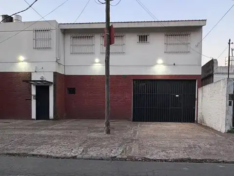 Excelente galpón en venta en Castelar Norte