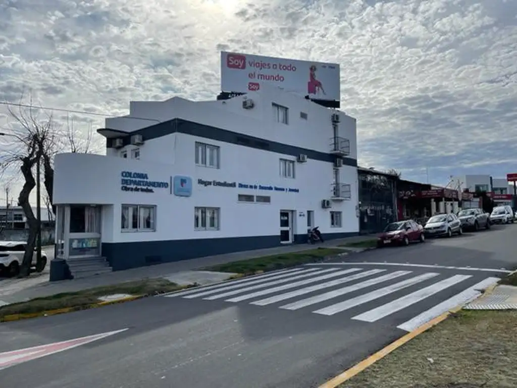 Lencke vende - excelente edificio Comercial en Colonia del Sacramento