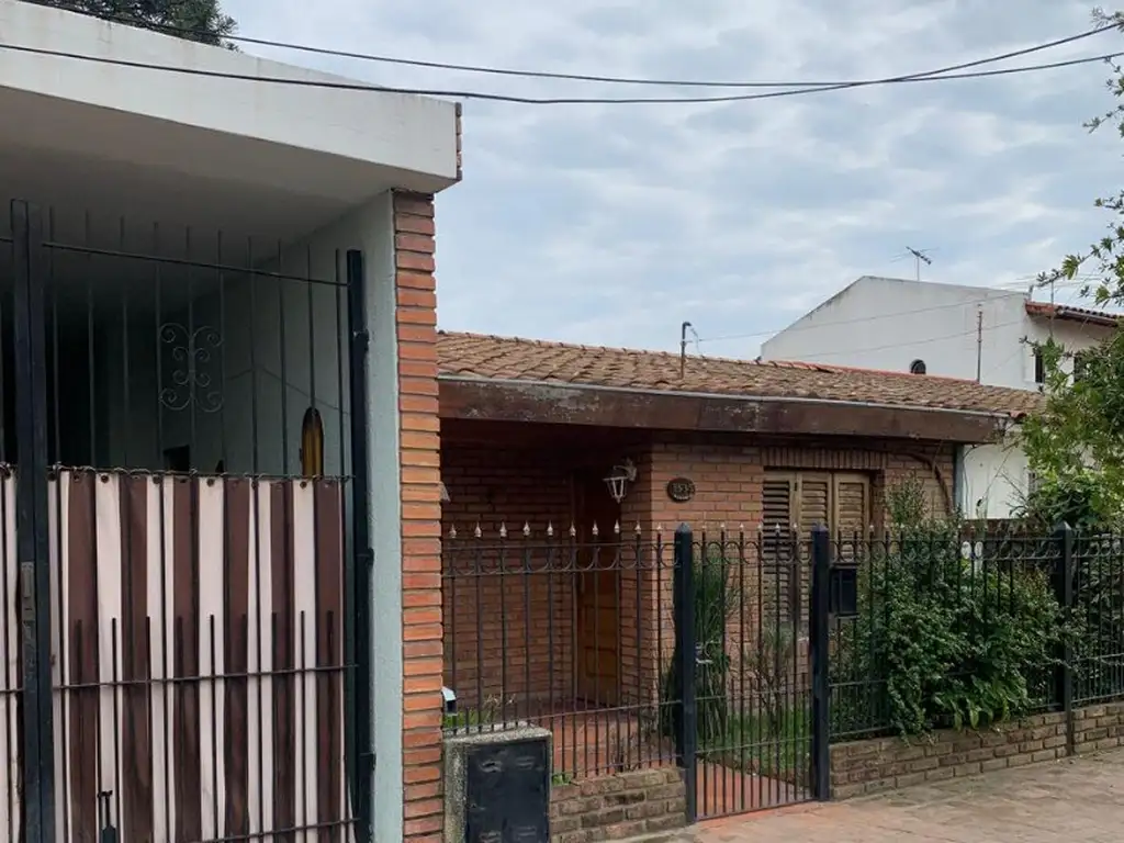 Venta. Casa 3 amb con garage p 2 autos y fondo libre. Los Polvorines. Renacimiento 3535