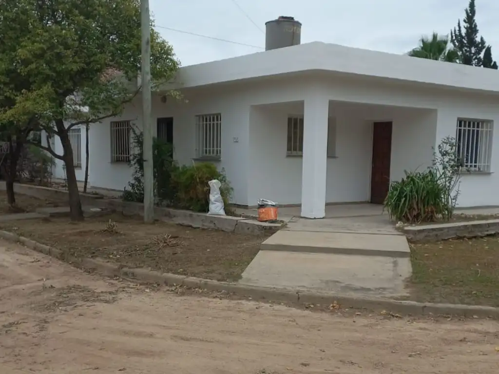 VENTA CASA VILLA DE SOTO 2 DORM CON SALON