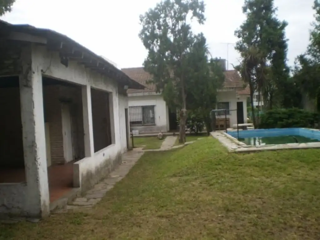 Chalet c/pileta s/lote 15x53