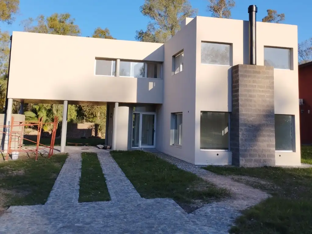 Hermosa casa a estrenar en La Arbolada, posibilidad de financiación!