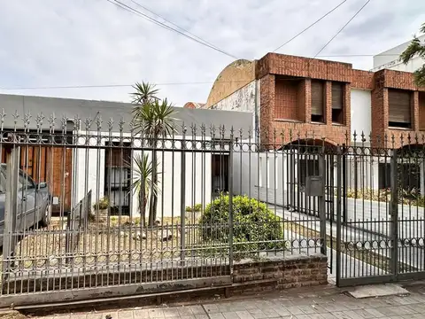 SE vende casa en Barrio Colinas de Vélez Sarsfield