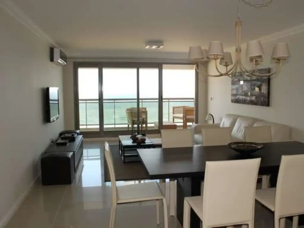 Departamento - Alquiler temporario - Uruguay, Punta del Este - RAMBLA BRAVA 100