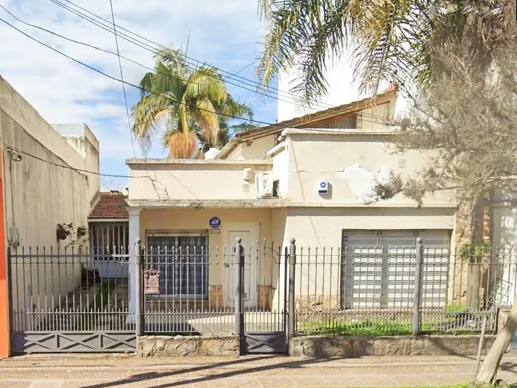 Casa en venta de 4 ambientes sobre Av. Bembergen Hudson