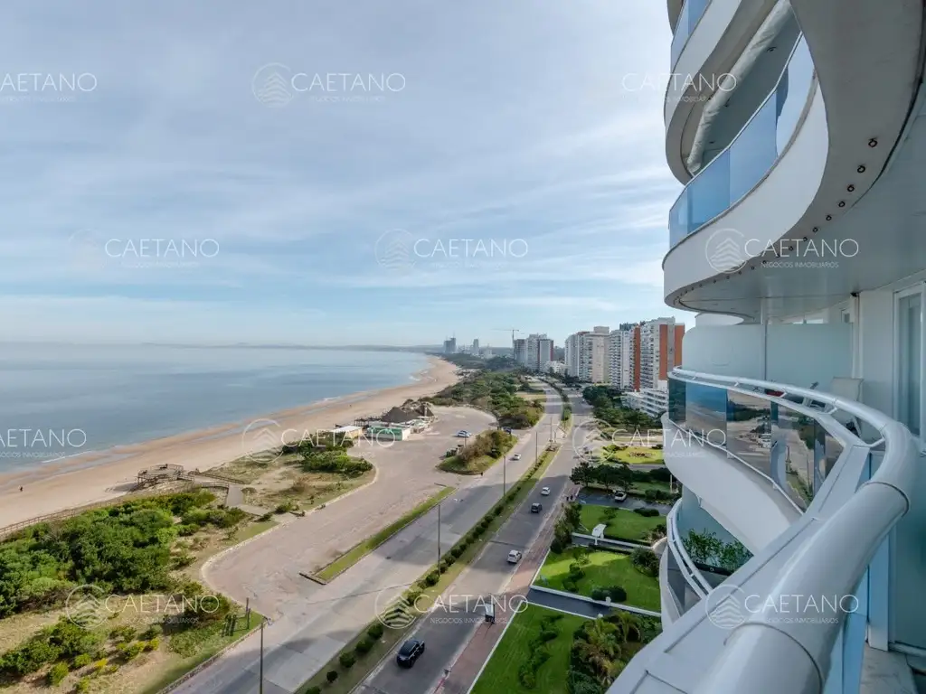 Venta apartamento 3 dormitorios playa mansa Punta del Este