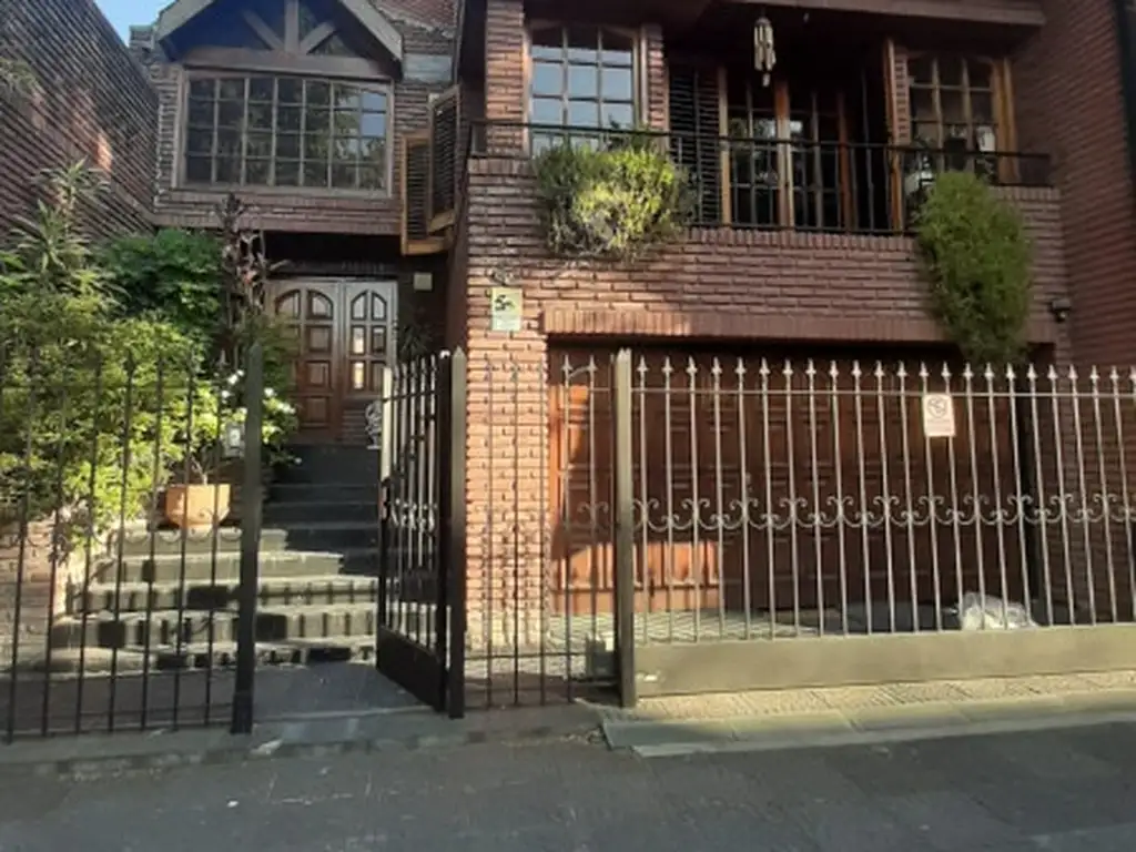 Hermosa Casa, Villa Urquiza, Tres Plantas, 4 Amb, 5 Baños, Pileta