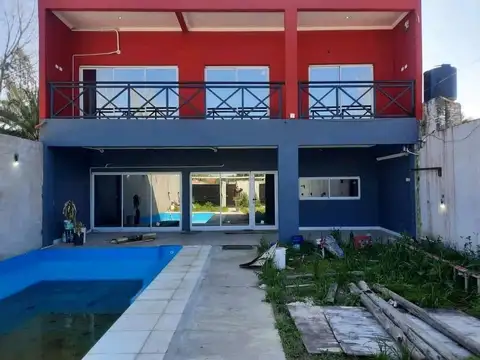 Casa en venta tres habitaciones y piscina