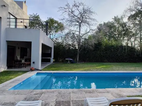 Moderna casa en venta en el Barrio San Andrés, Villanueva