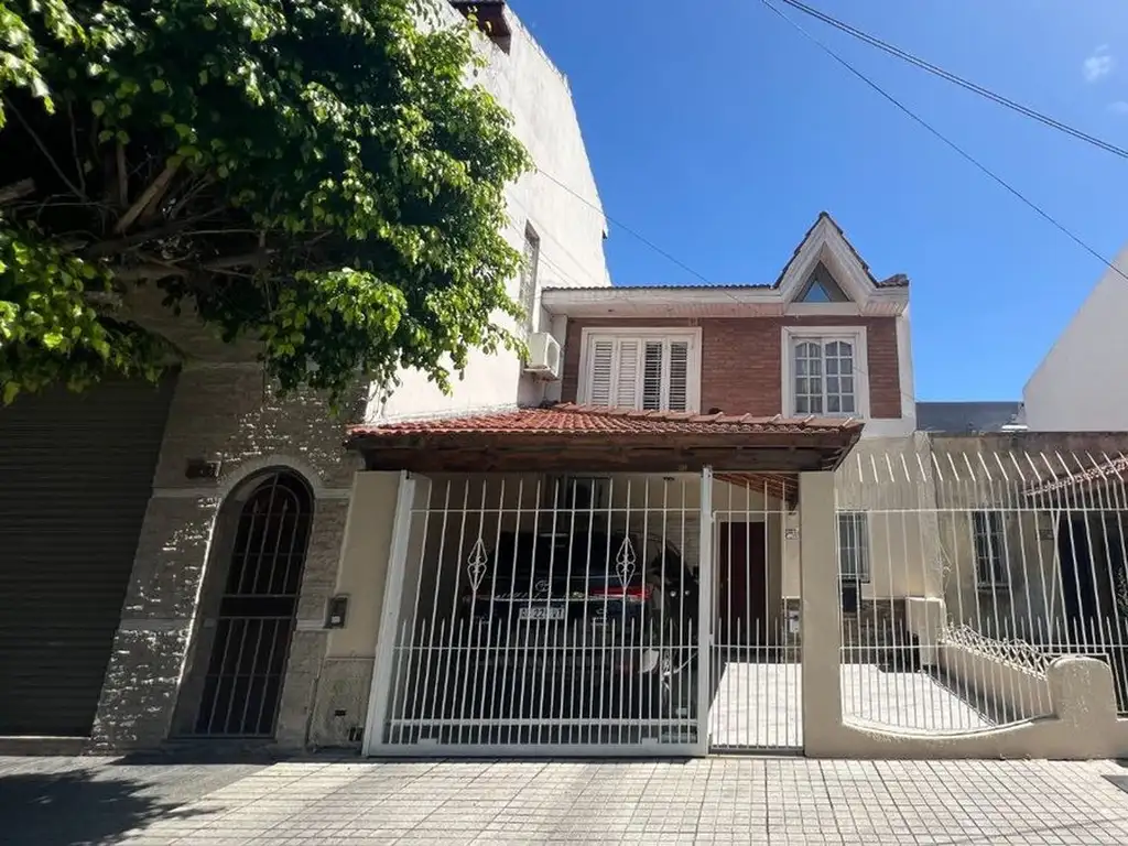 VENTA CASA DUPLEX C/COCHERA WILDE AVELLANEDA