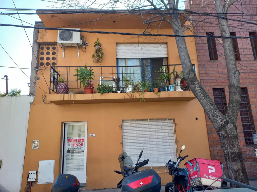 P-H FRENTE EN 2 PLANTAS DE 4 AMBIENTES, CON TERRAZA