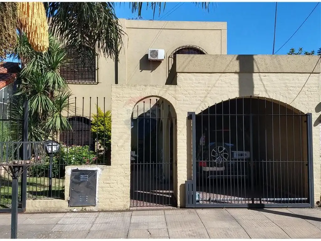 VENDO casa 2 plantas con 3 dormitorios San Antonio de Padua lado Norte